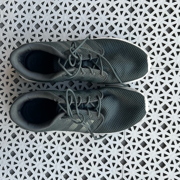 Men running shoes and dress shoes and women running shoes as well. - Picture 2 of 10